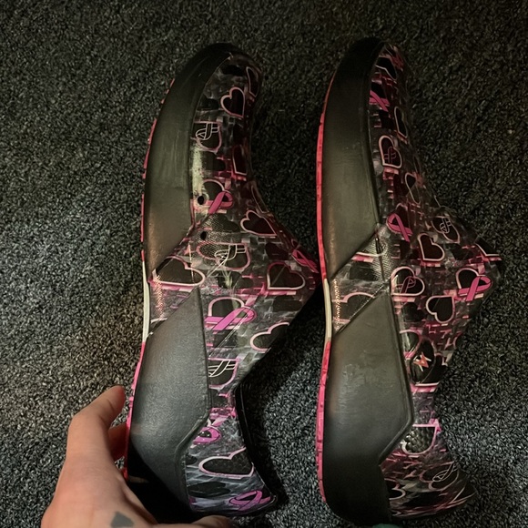 Shoes for nurses groomers or restaurants work. - Picture 3 of 4